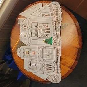 White Lace House Placemat w/ Christmas Tree - 13" x 19"